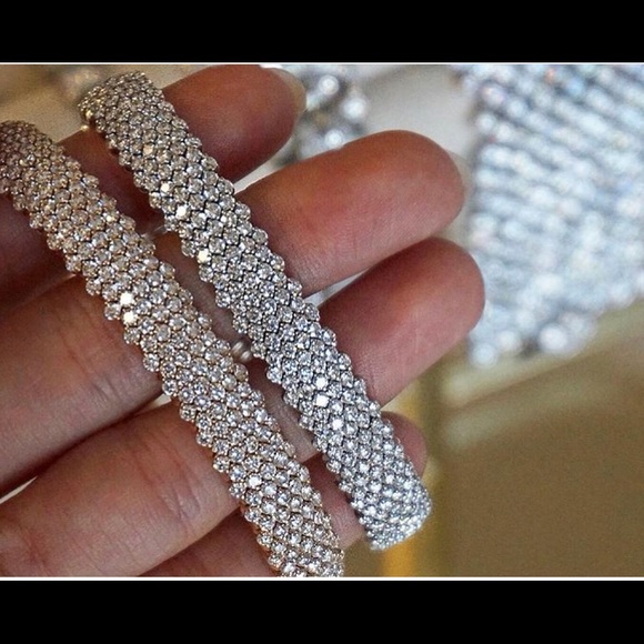VVS Diamond Stretchy Bracelet - Picture 1 of 1